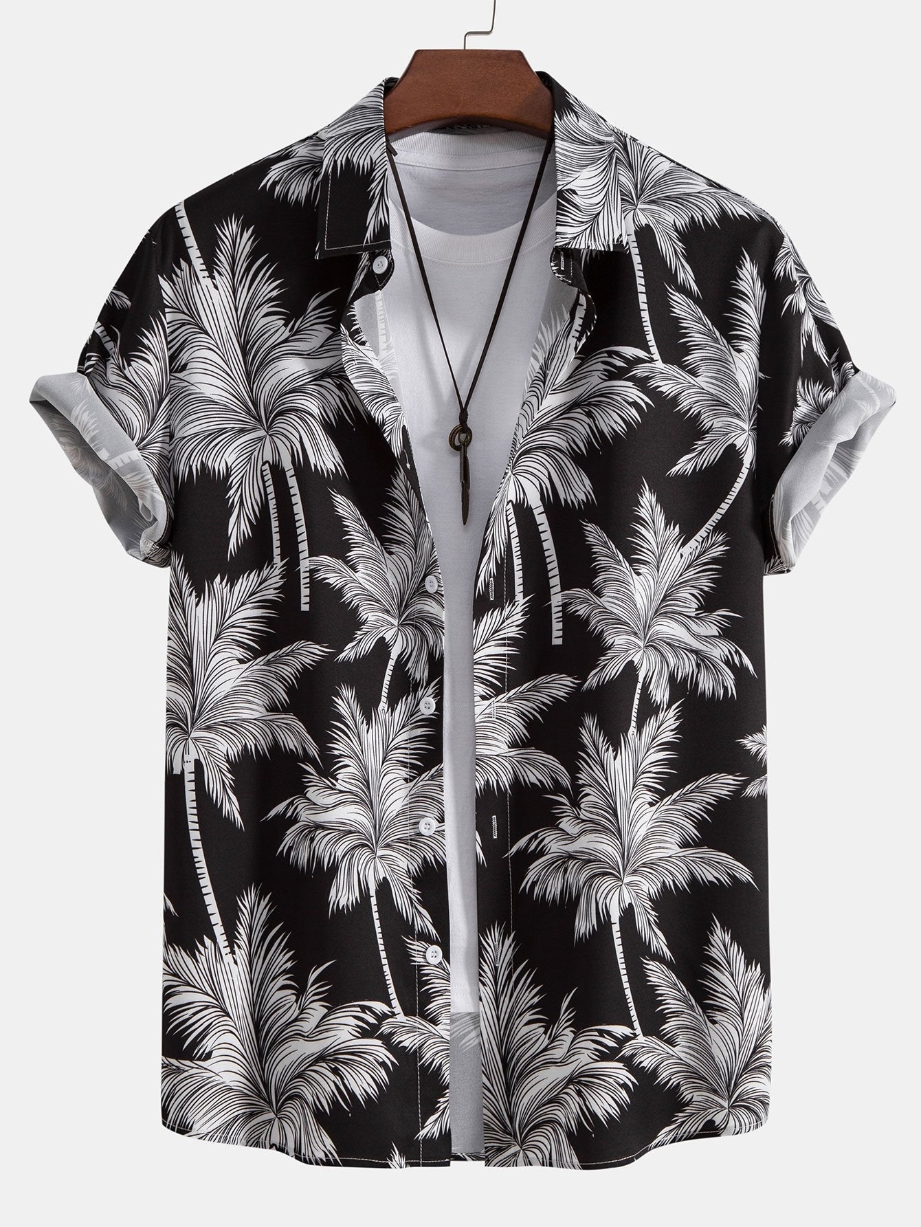 Men’s black tropical shirt beach outfit